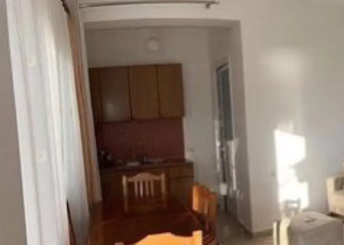 Malaj House 1 Hébergement de vacances *